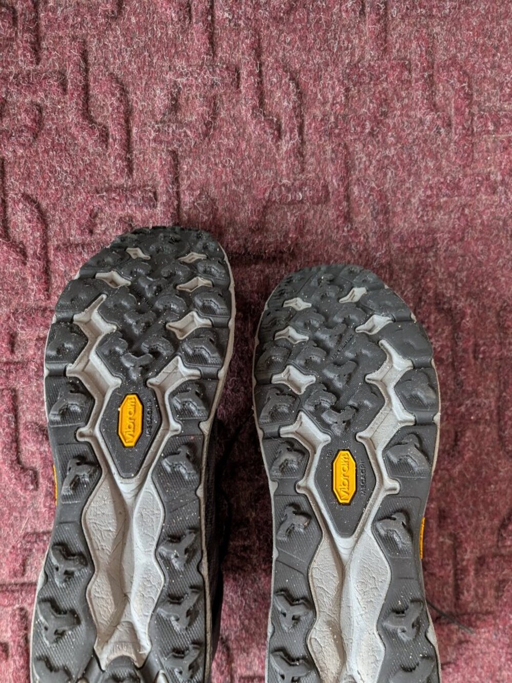 Hoka Men's Speedgoat 5 Mid GTX Hiking Boots | Size 11 - Picture 5 of 5